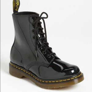 DR. MARTENS